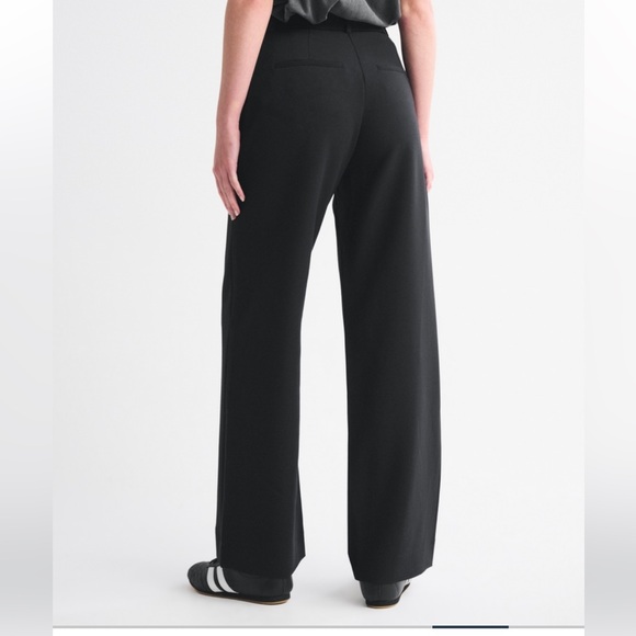 A&F Sloane Tailored Wide-Leg Pant 24 Short - Picture 3 of 8